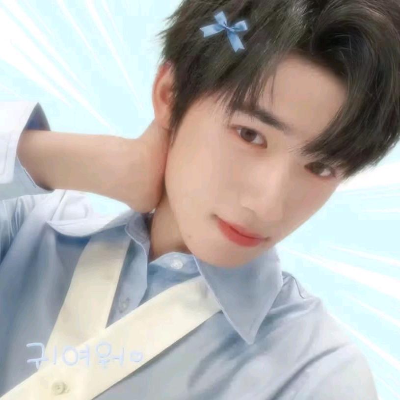 ᯅ̈ 呆呆小馒亚✩‧₊