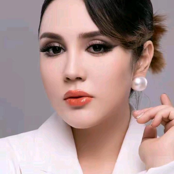 UZRUHS古丽