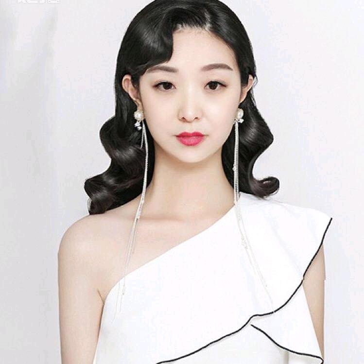 女人花鑫鑫🎤