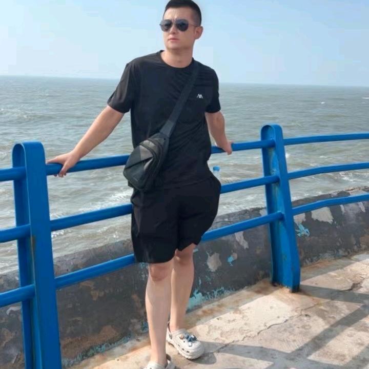 房小强