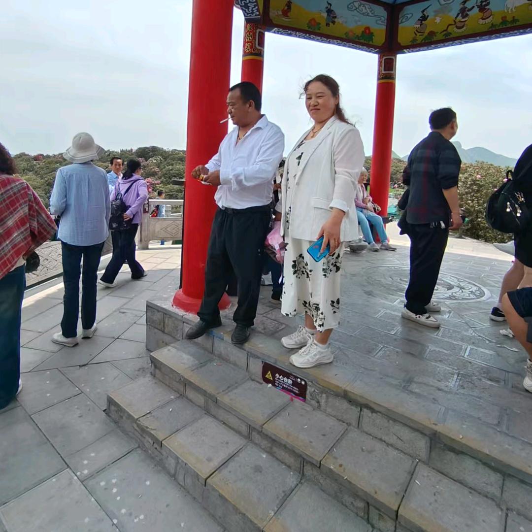 汪琼