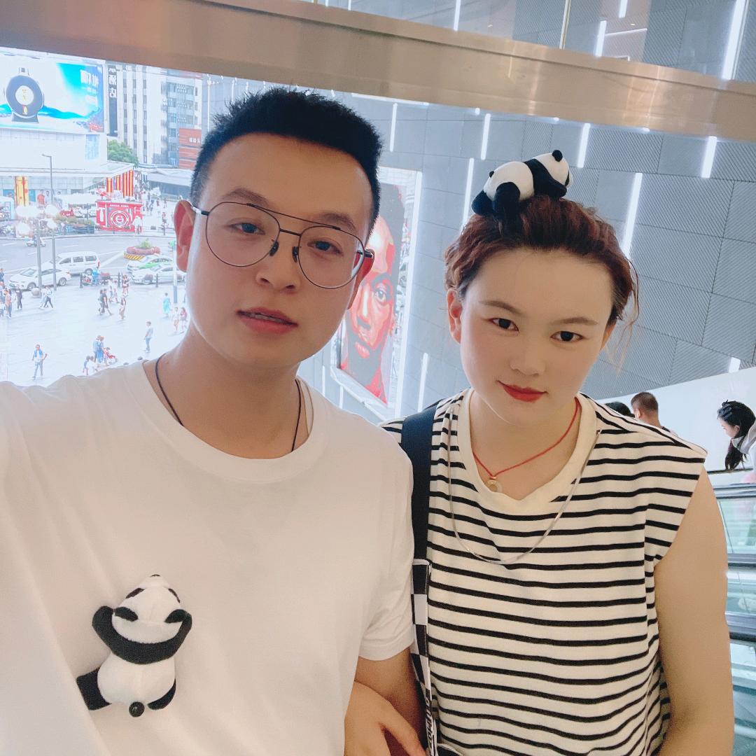 小何同学（分享日常）