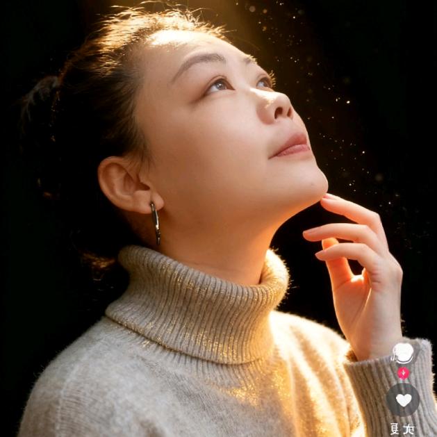 对你微笑纯属礼貌礼貌