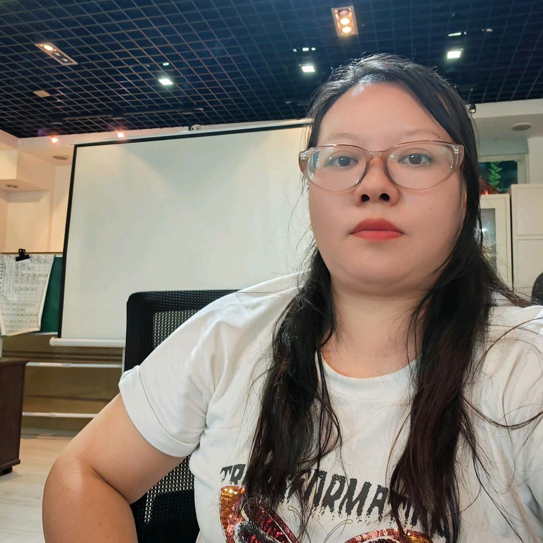 蓝鑫络饲料公司小唐