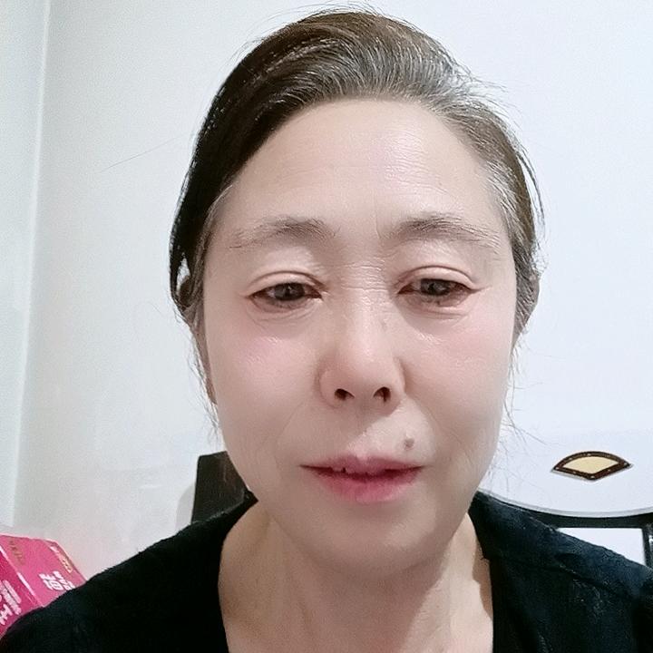 莲霞姐百货。早4:30开播。