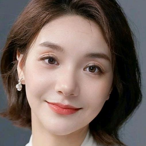 笑容满面，百里桃花