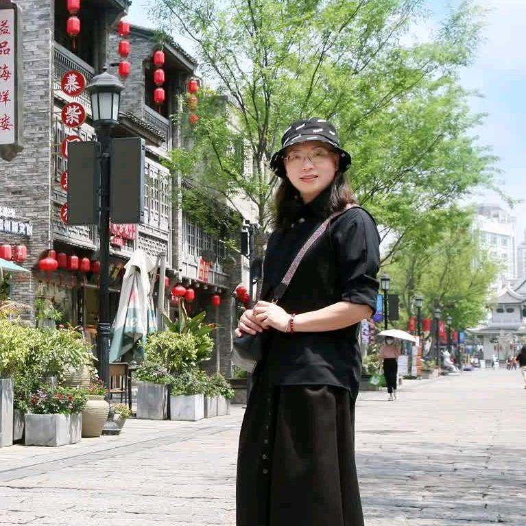 晨云笑依