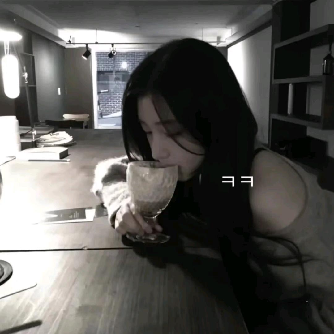 我们不应该只有彼此吗