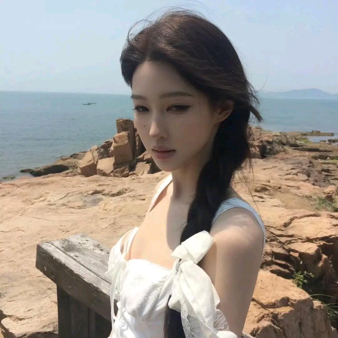 慕菡易健