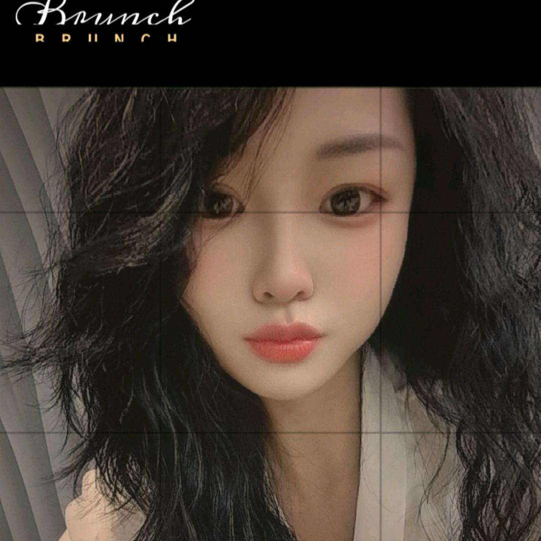 湖畔里房产销售娟儿