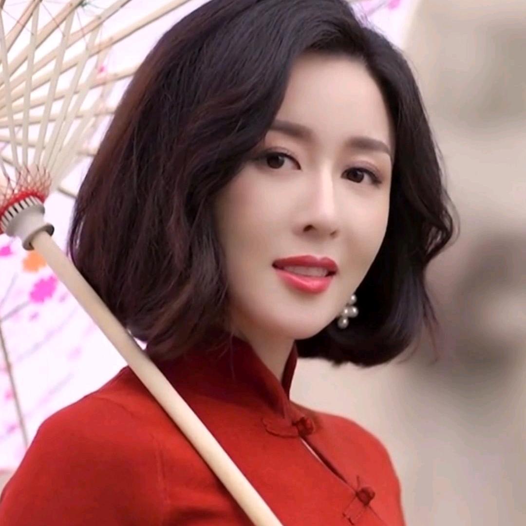爱花的女孩🌺🌺🌺