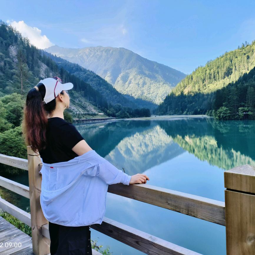 时光淡了回忆🌸