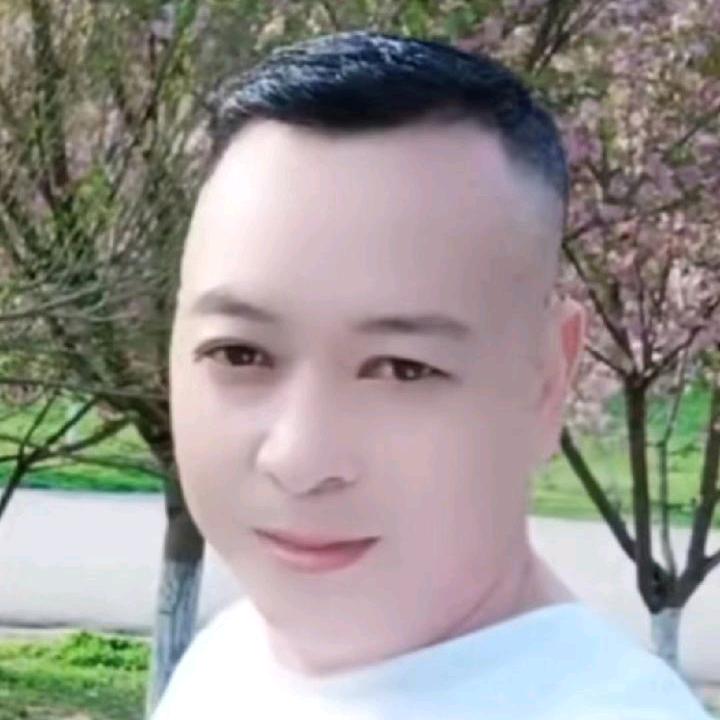 贵阳杰哥（下午15：46分开播）