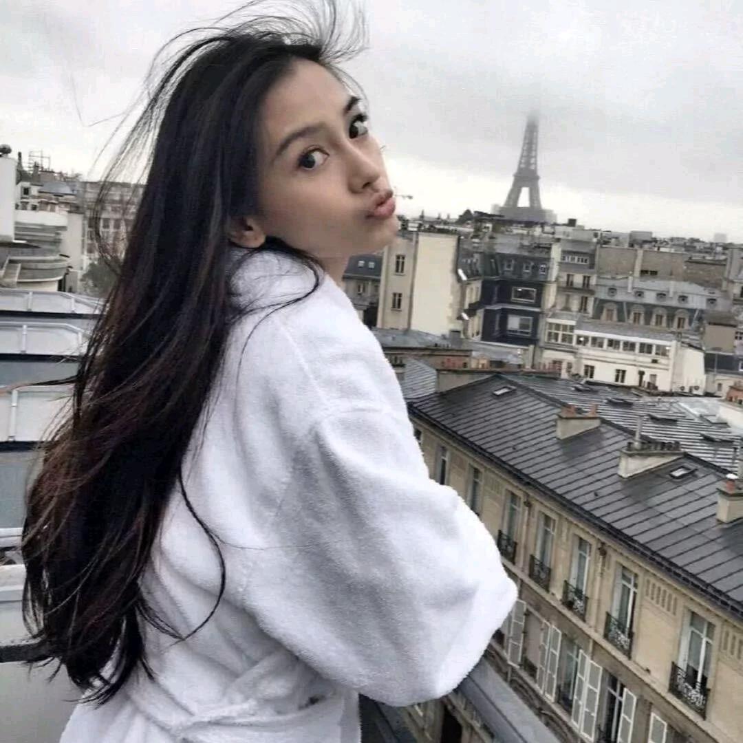 C、💋