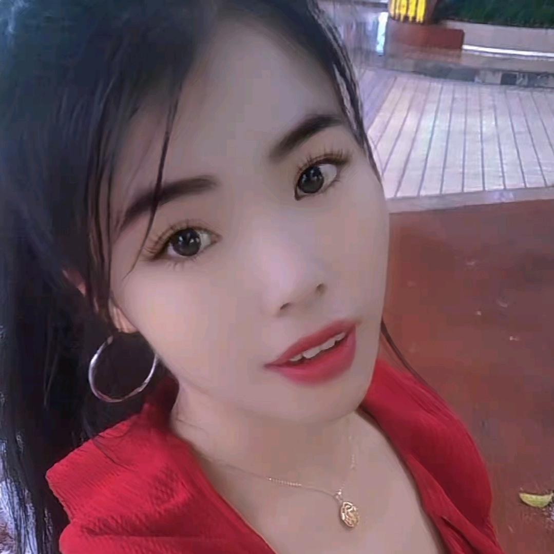 摆地摊的湘妹儿