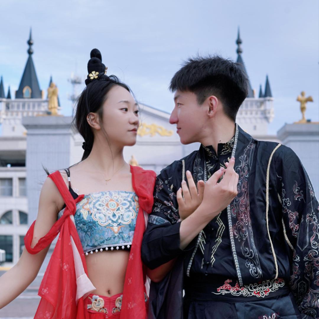 哈尔滨世界欢乐城金国舞女