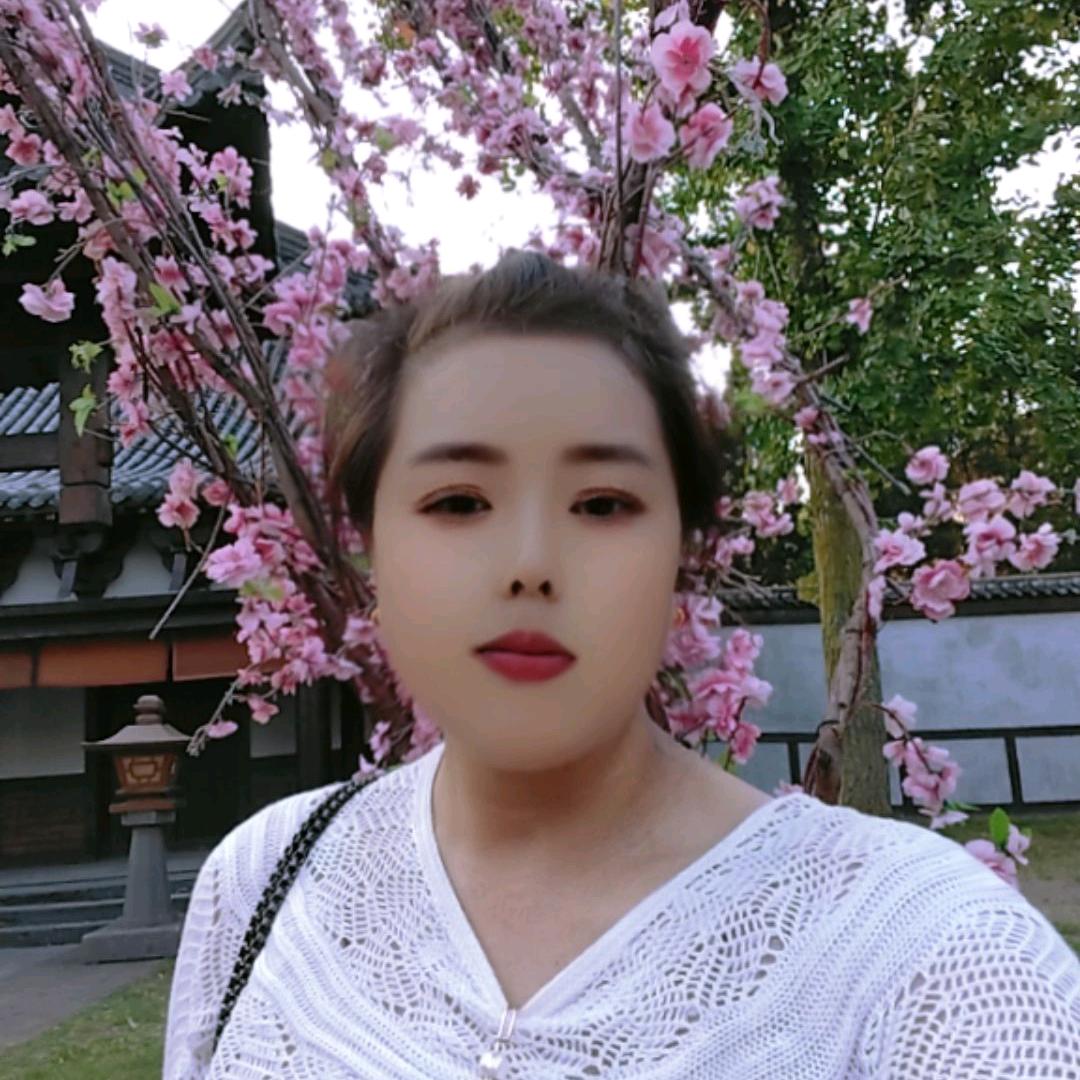 幸福的兔兔