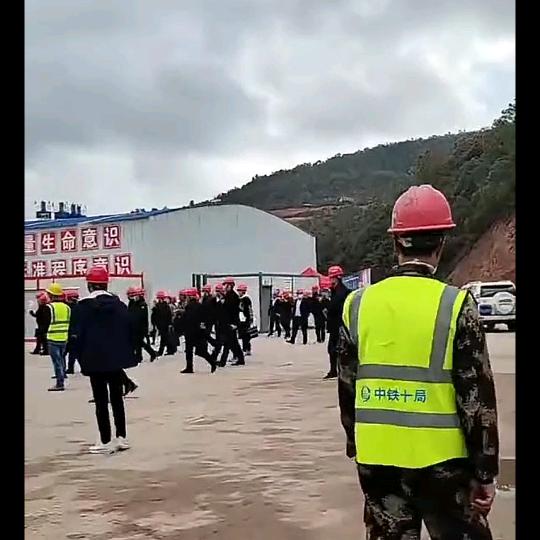 不忘初心勇往直前