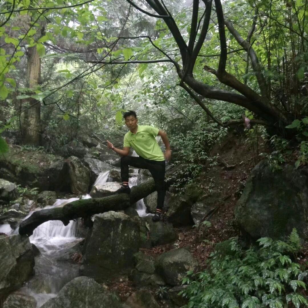 春华体育场地建设