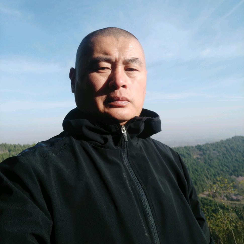 村民老胡