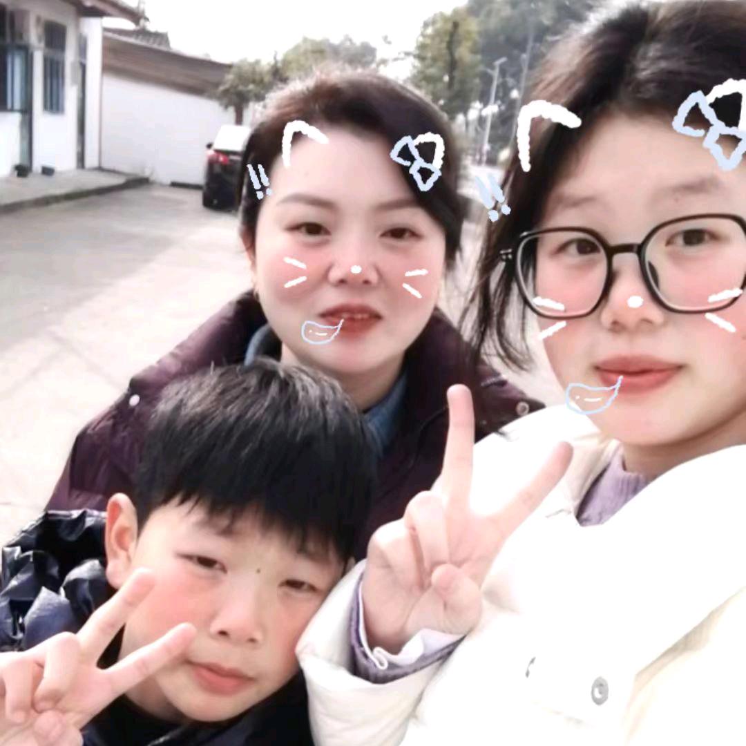 露露👩👩