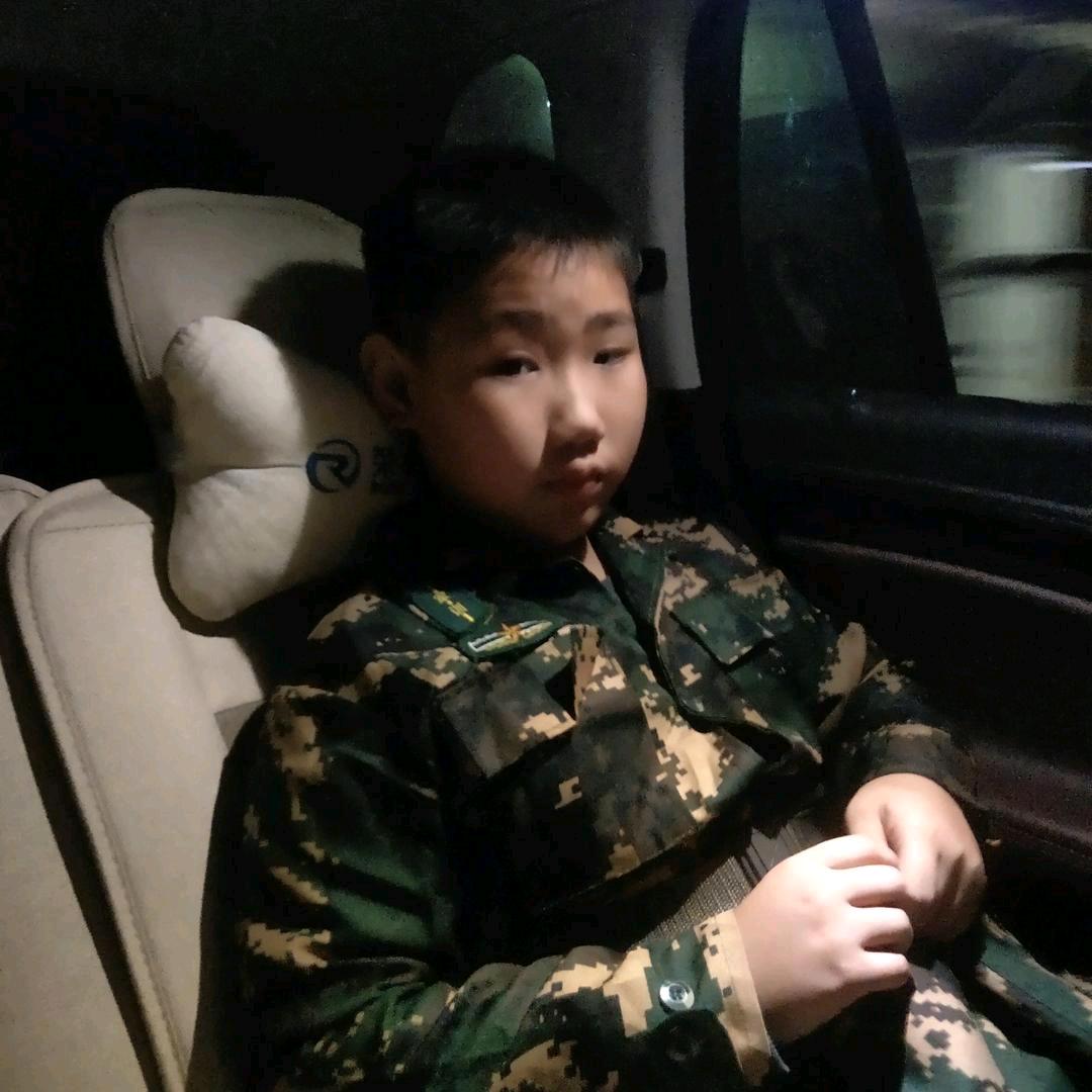 李小卢