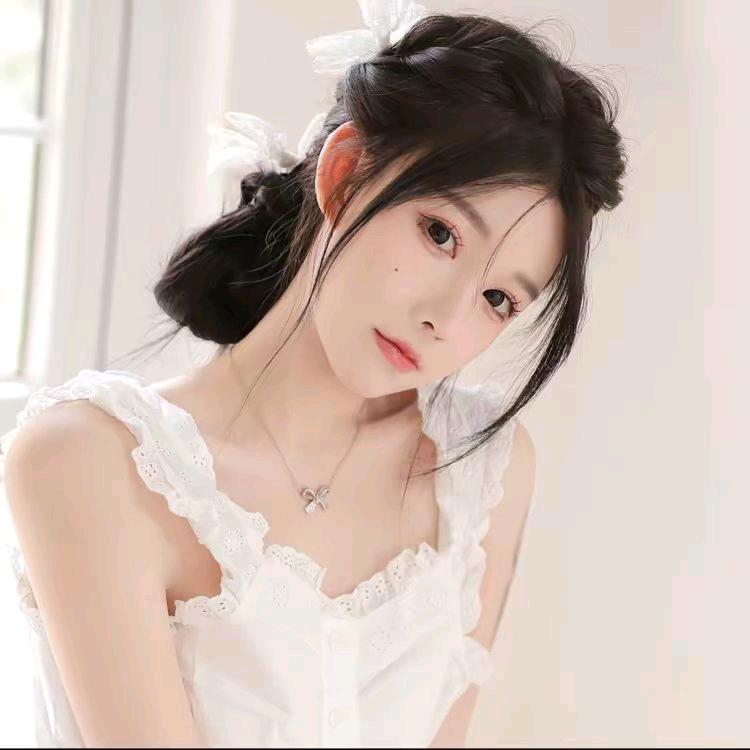 彩彩⋆☽︎︎