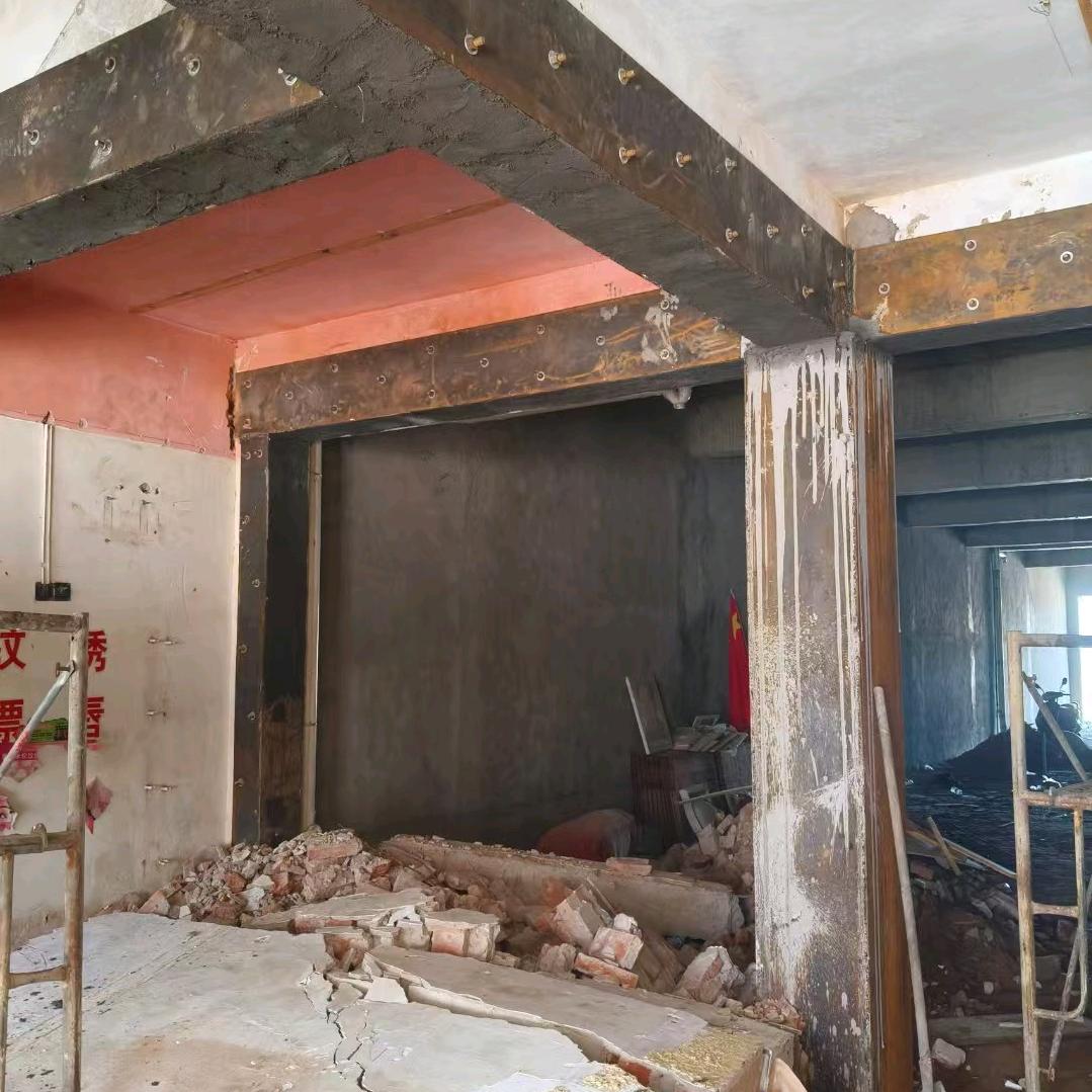 王添专业墙体改大梁，改客厅，门面改超市