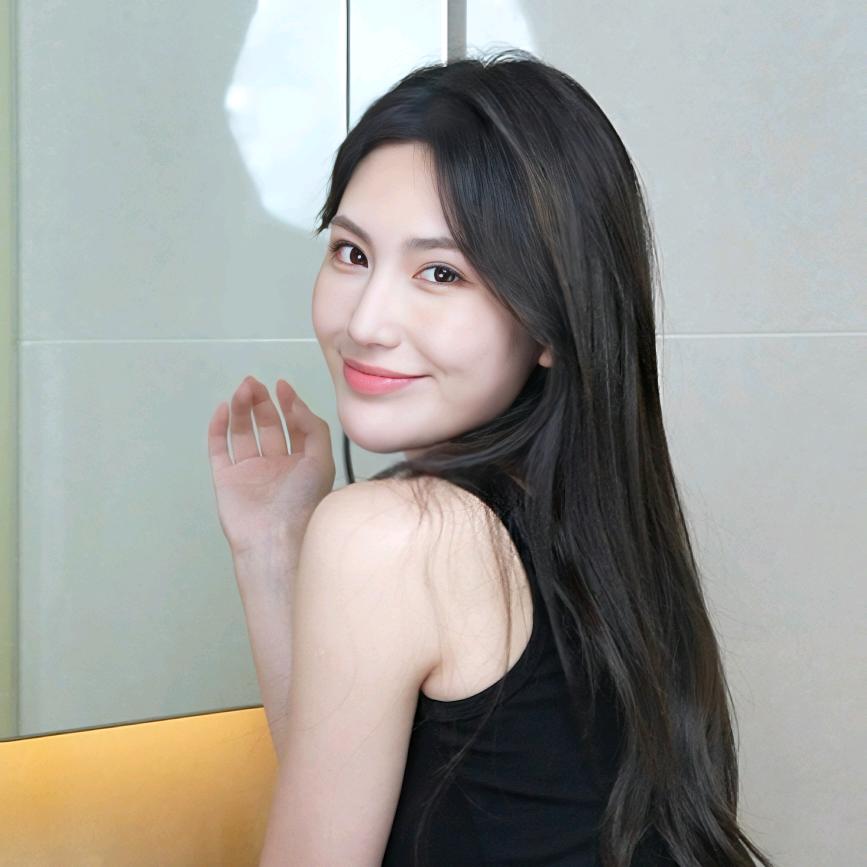 小咩很白