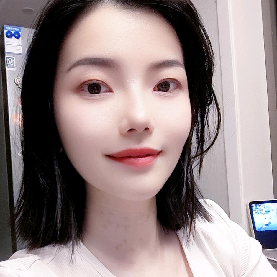爱爬山的雅婷