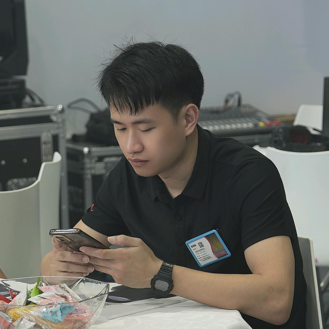 雷特灯光