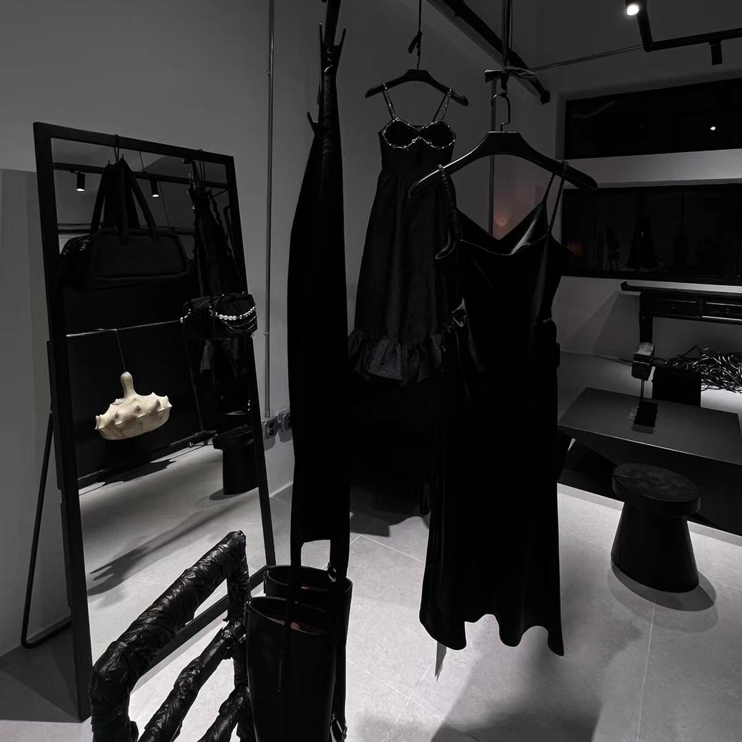 月亮不亮studio(钮钴禄版)