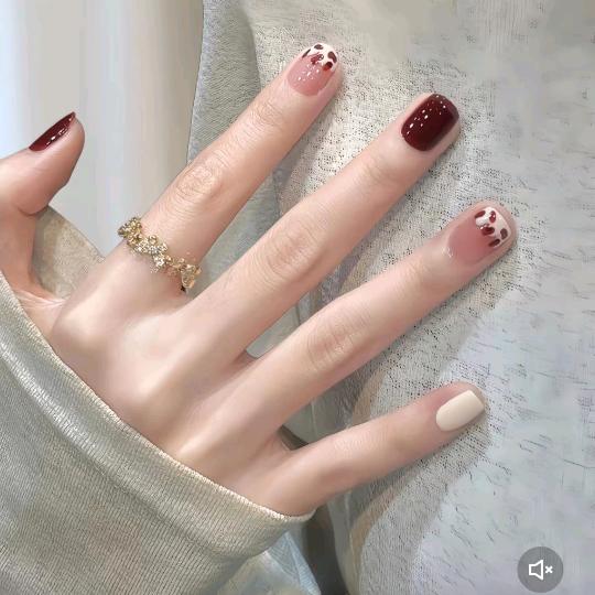 (★･'εﾟ)ﾉ