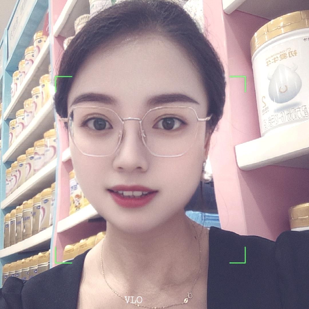 (๑•̌.•๑)霞