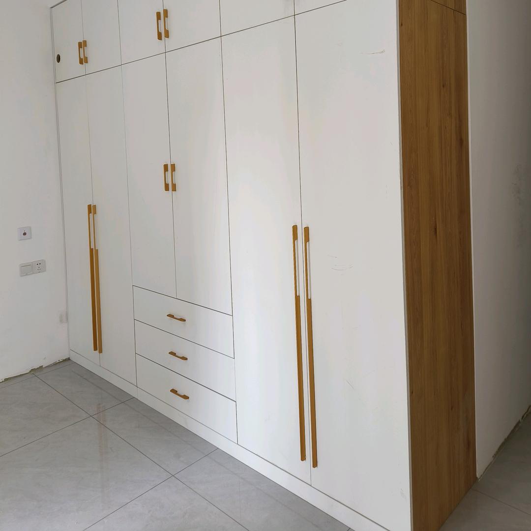 领艺高端全屋定制工厂