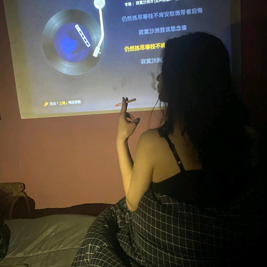 悲伤𝙆𝙞𝙩𝙩𝙮猫.