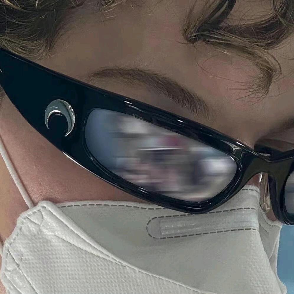 𝑬𝐳