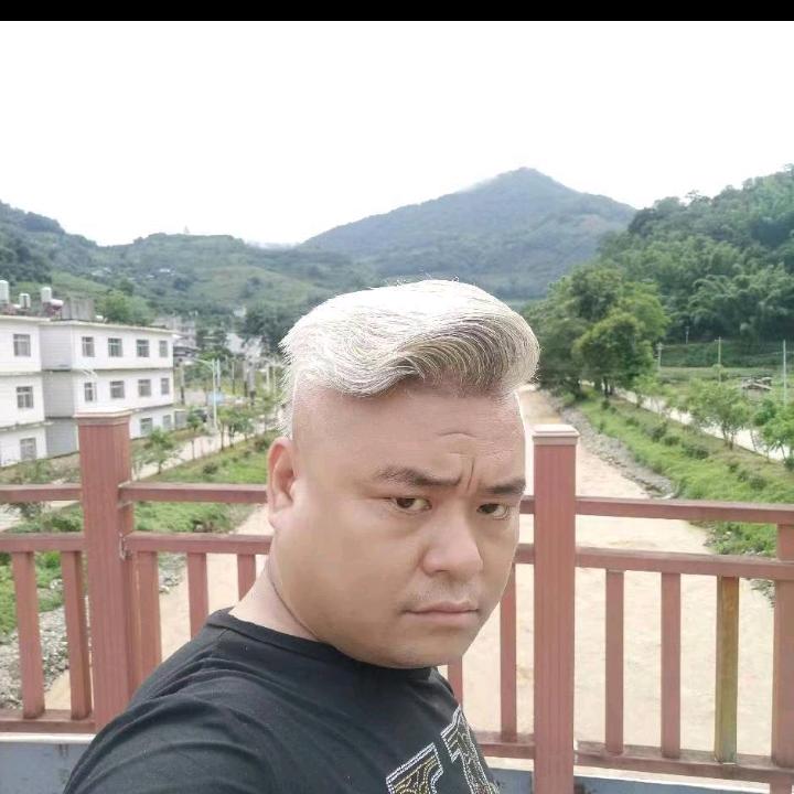 山穷水尽已无路