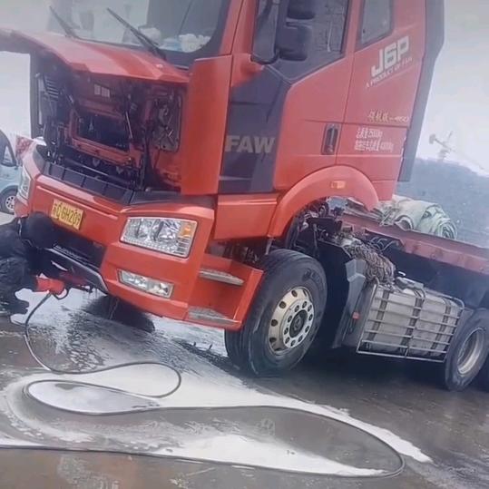 🔥小杨流动清洗大货车驾驶室🔥