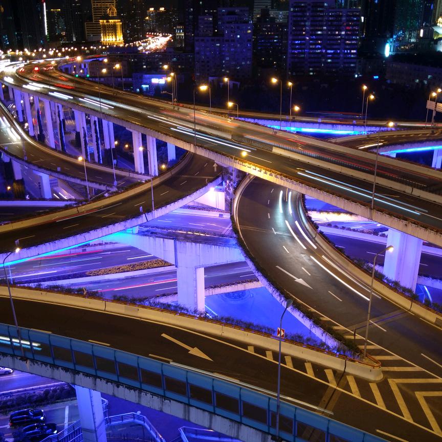 辛亏思念无声，否则震耳欲聋