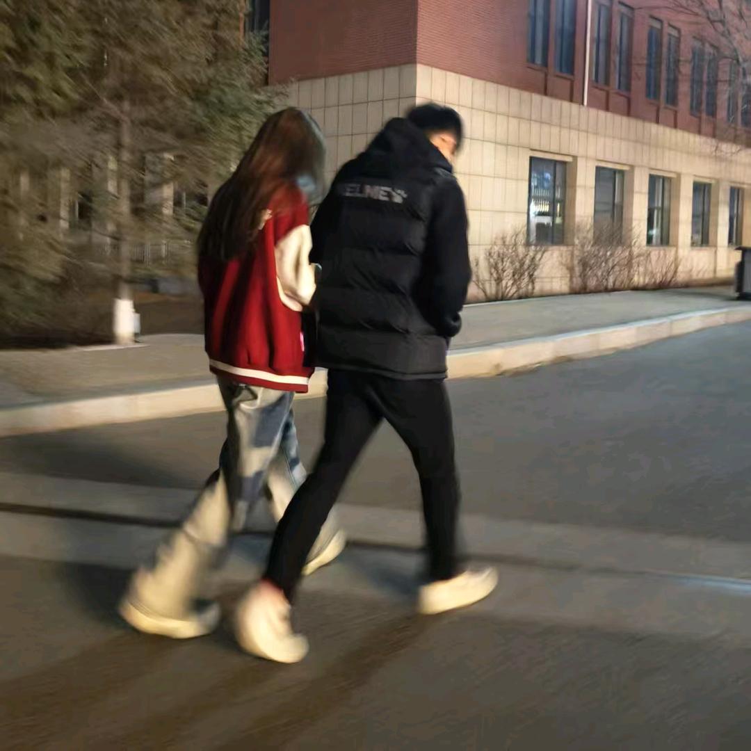 纯情公蟑螂