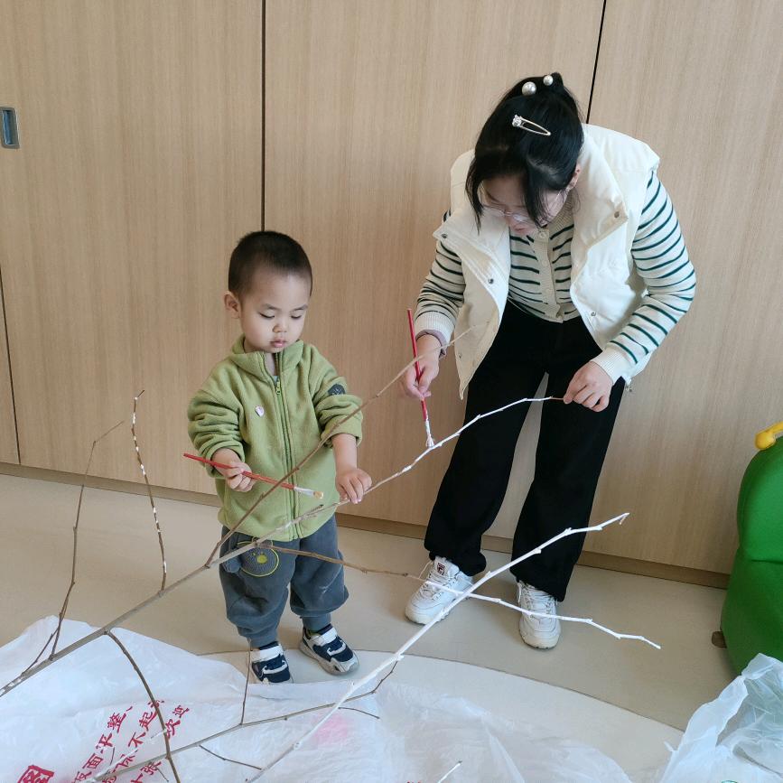 廊坊市普华英成幼儿园托班花花姐姐