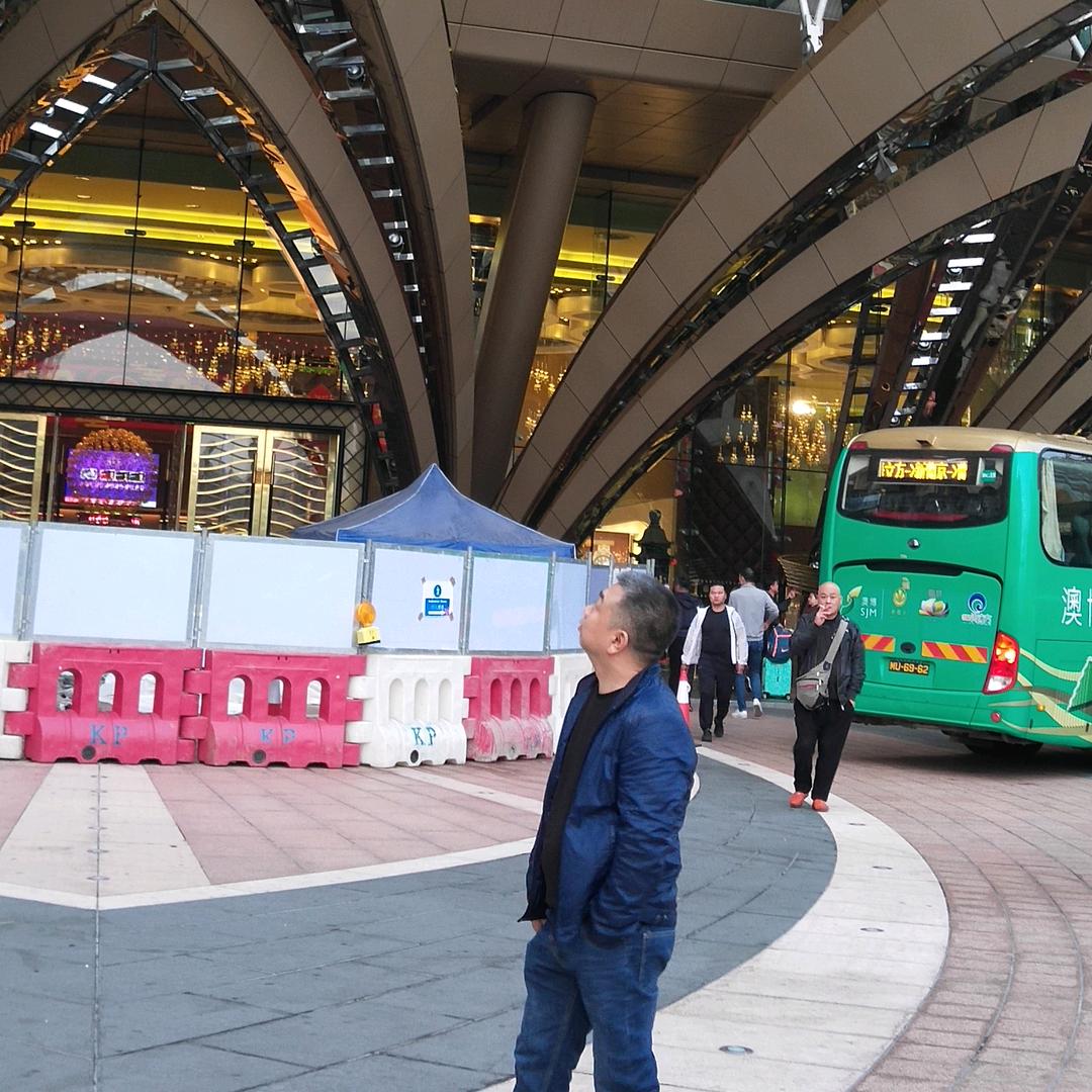 哥【淡看红尘】