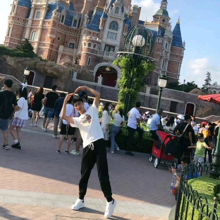 👉花艺师快乐的小瘦子👈