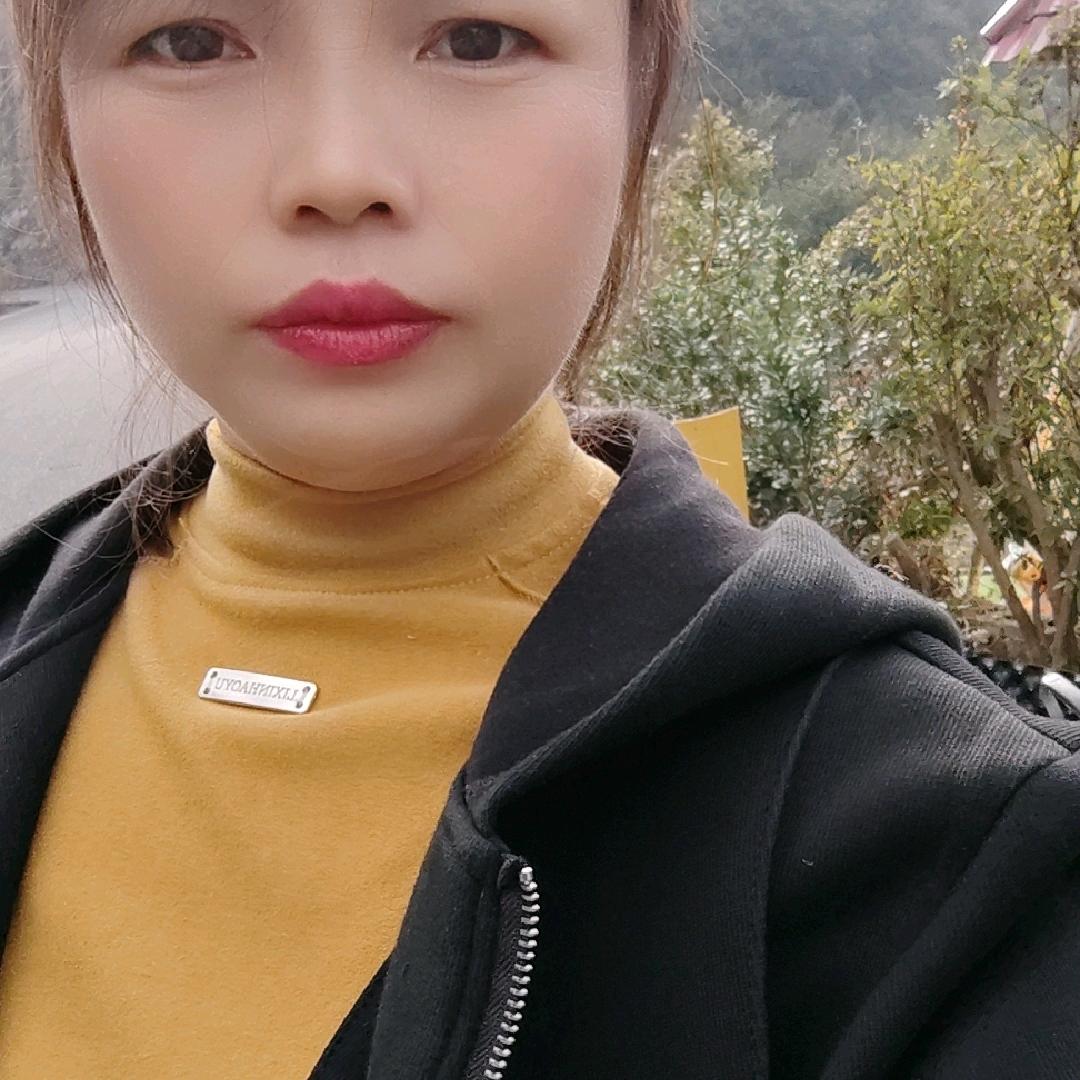 不求地久天长，只求在你身旁