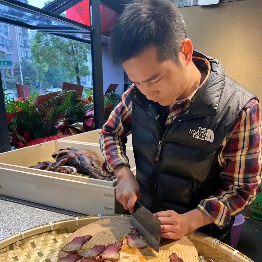 至仁膳阿龙