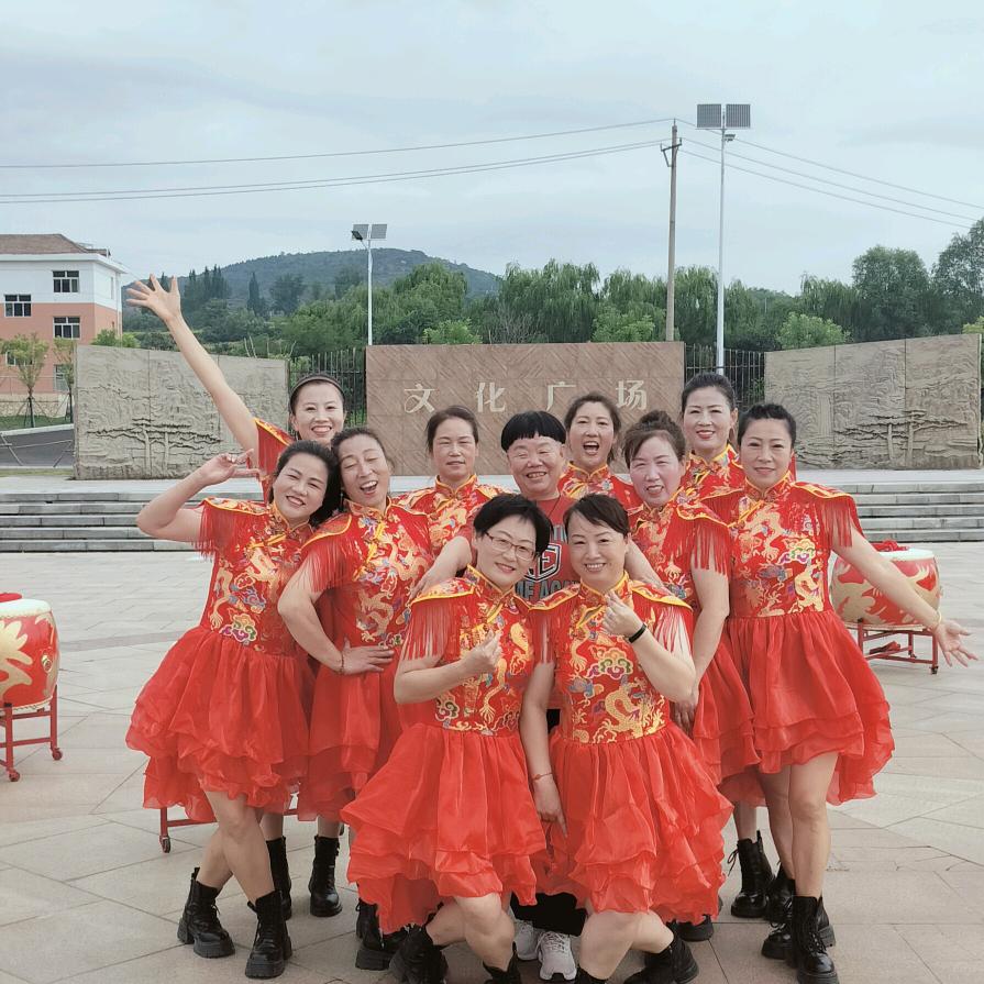 凤凰精英鼓舞团长丛姐