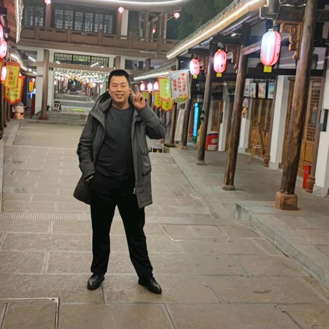 努力奋斗。