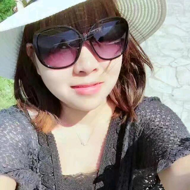 爱笑爱闹的芳芳吖