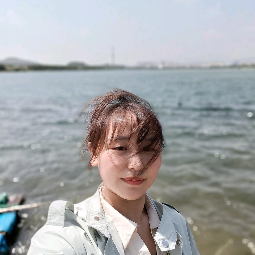淤泥中的灯草